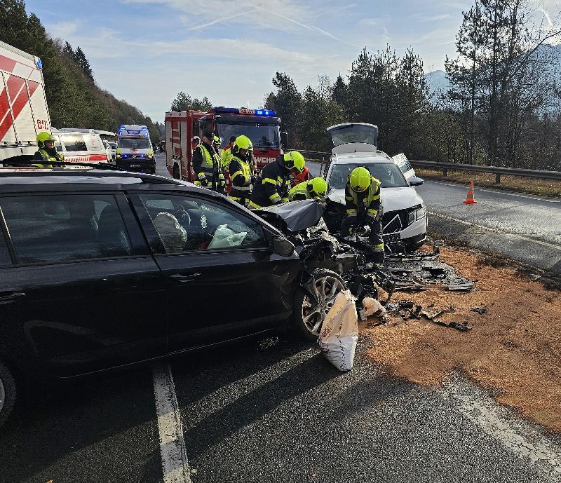 2 schwere Verkehrsunfälle in Villach (Bild 2)